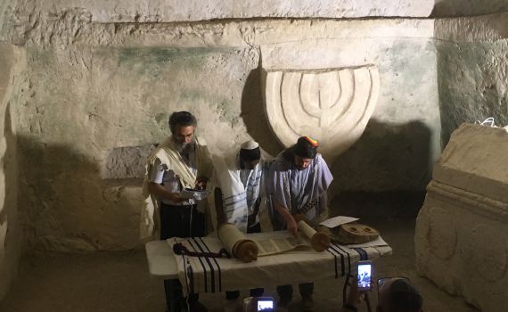 בר מצווה בנוף אחר: קבלת עול מצוות בקברי התנאים