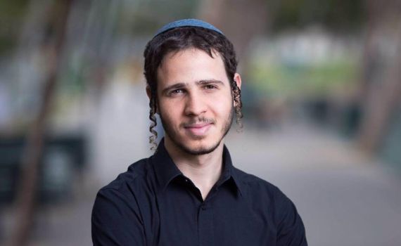 יושבים? כך יראה החיקוי של יאיר שרקי ב"ארץ נהדרת"