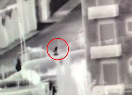 תיעוד דרמטי: לוחמי מג"ב מסתערים על המחבל. צפו