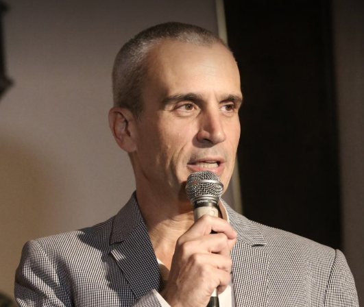 גלעד: "לא סובל את טראמפ אבל אוהב אותו מאוד"