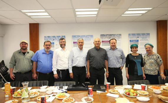 "נשמח שתמשכו בוגרים לסגל האקדמי במכללות"