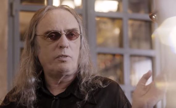 צפו: צביקה פיק מספר על הלהיט החסידי שהוציא