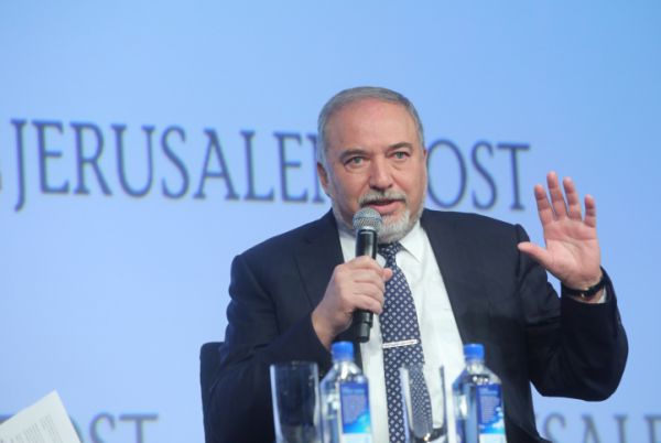 ליברמן מזכיר את מעלליו של איימן עודה