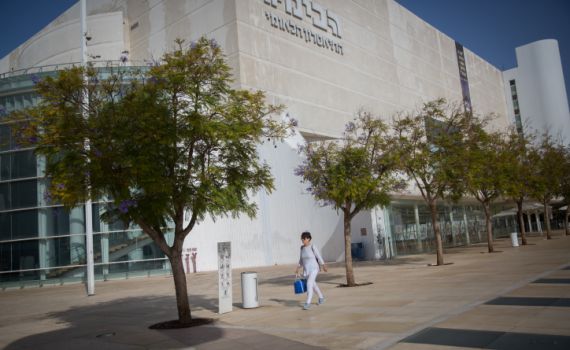 פאדיחת ענק ב'הבימה': השחקן שכח שיש הצגה