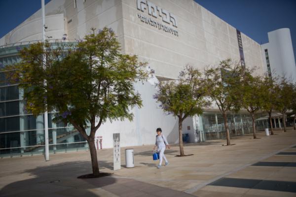 פאדיחת ענק ב'הבימה': השחקן שכח שיש הצגה