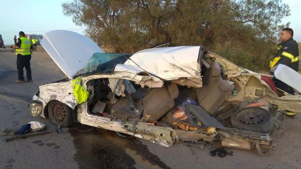 רכב חצוי לשניים:שני הרוגים מפגיעת אוטובוס בדרום