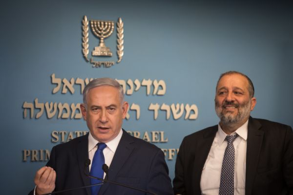 אחרי שלעג לנתניהו- דרעי מתנצל: "מצר על כך"