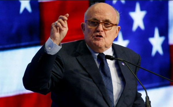 יועץ הממשל: "טראמפ פועל להחלפת המשטר באיראן"