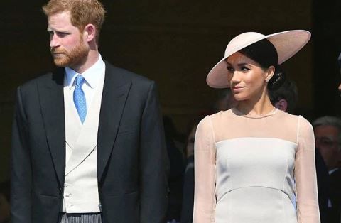 שוב בלבן: מייגן מרקל בהופעה ראשונה כדוכסית