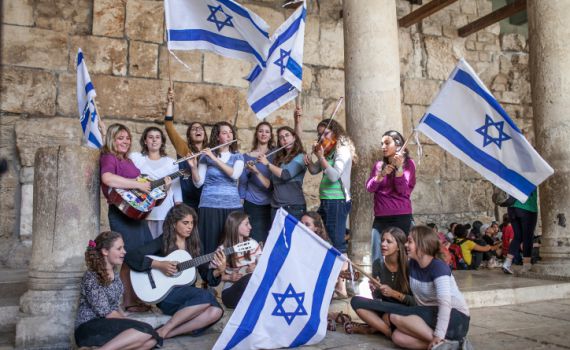 בחנו את עצמכם: כמה שירי ירושלים זיהיתם בביצוע?