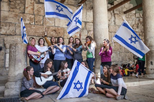 בחנו את עצמכם: כמה שירי ירושלים זיהיתם בביצוע?