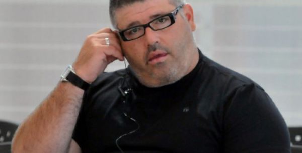 רני רהב תובע את העיתונאי שכינה אותו 'חזיר חניה'