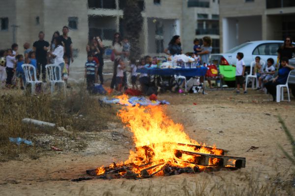 אכזבה לחניכים: בני עקיבא מבטלת את המדורות