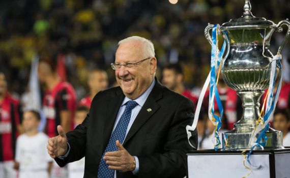 תקרית מביכה: רגב דרשה ללחוץ ידיים, ריבלין התנגד