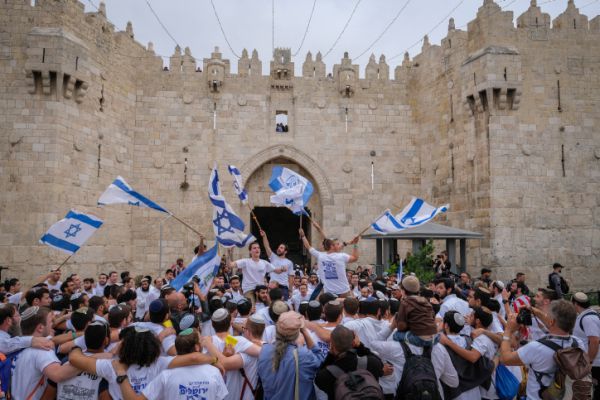 עזרו: מאחדים את ירושלים במעשים לא בדיבורים