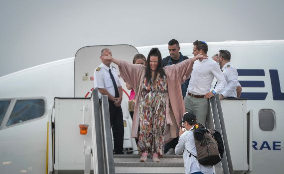 בוקר TOY: נטע ברזילי והמשלחת נחתו בישראל