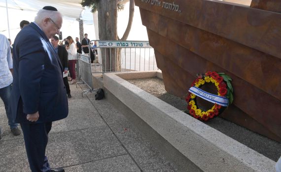 70 לאלטלנה: "יש פצעים שדינם להישאר פתוחים"