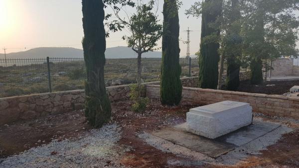 30 לרב רונצקי: על המצבה שלו נכתבו רק שתי מילים