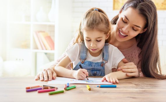 מערכת היחסים בין הורים לילדים איננה זקוקה לאישור