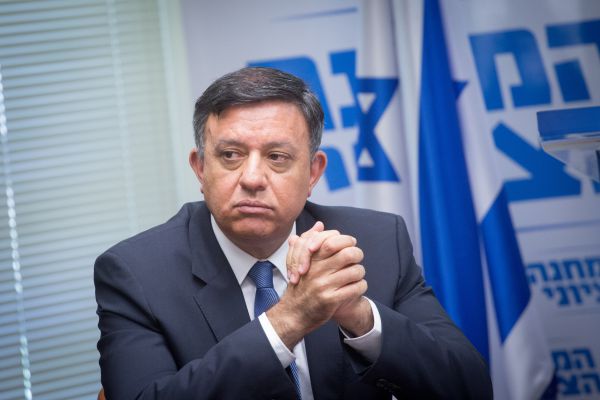 שנתיים לאחר שמונה: אבי גבאי מודיע על התפטרותו