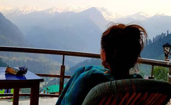 האסון בהודו: אדווה פוטרה מטבע והחליטה לצאת לטייל