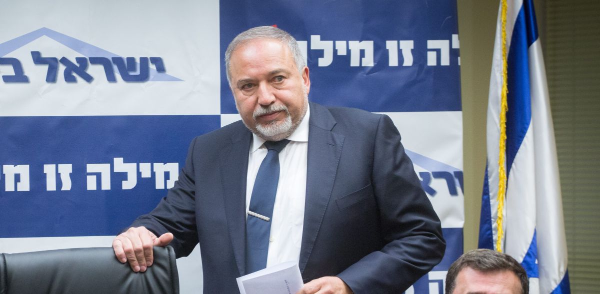 בשל ההתנגדות: ההצעה לאיסור צילום חיילים תשונה