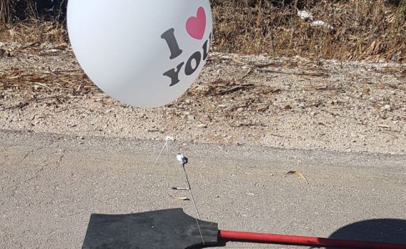 צפו: חבלני המשטרה ניטרלו ״בלון נפץ״ בעוטף עזה