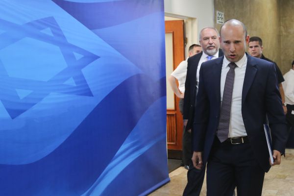 צעדים הומניטריים כלפי עזה? בנט:"אין מתנות חינם"