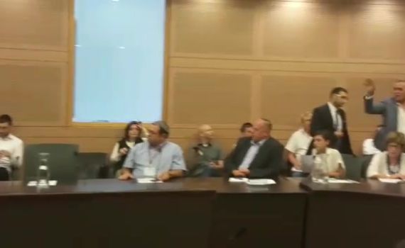 זחאלקה התפרץ על יוגב בדיון על חוק המואזין