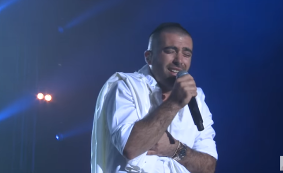 מיוחד: הלהיט המחזק של עומר אדם ב-4 שפות• צפו