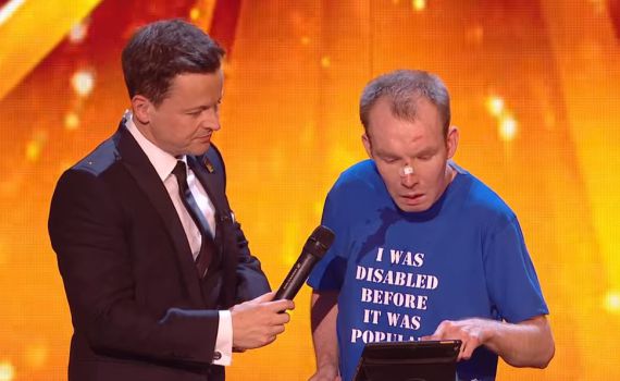 לראשונה: קומיקאי אילם עם שיתוק מוחין זכה בריאליטי