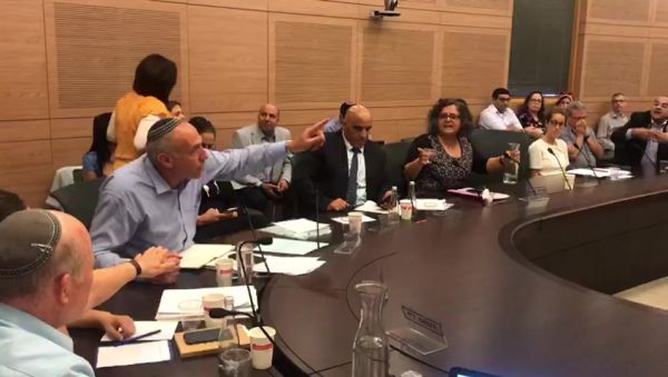 סוער בכנסת; יוגב וטיבי התעמתו: "מחבל, תומך רוצחים"