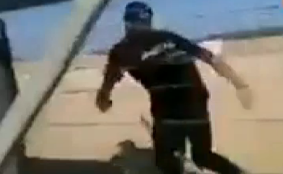 תיעוד: מחבל חודר לישראל וגונב תחמושת .צפו