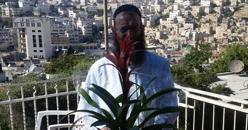 "תודה": ברוך מרזל העניק לרון חולדאי זר פרחים