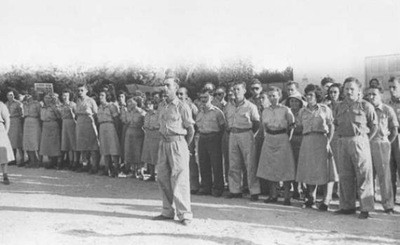 תיעוד נדיר: בן גוריון משביע את פורום מטכ"ל ב- 48'. צפו