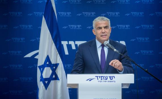 לפיד האשים את אנשי נתניהו: "מייצרים נגדי פייק ניוז"