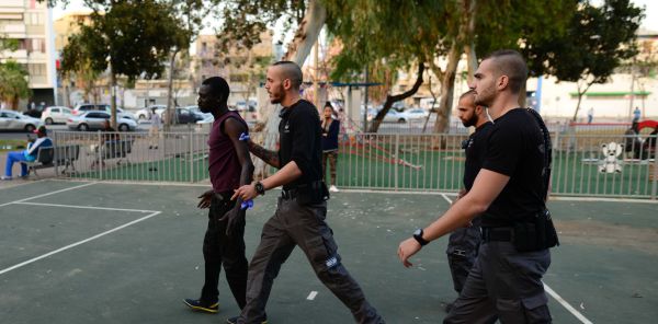 הצעת  חוק: מסתנן שעשה עבירת פשע− יגורש במיידי