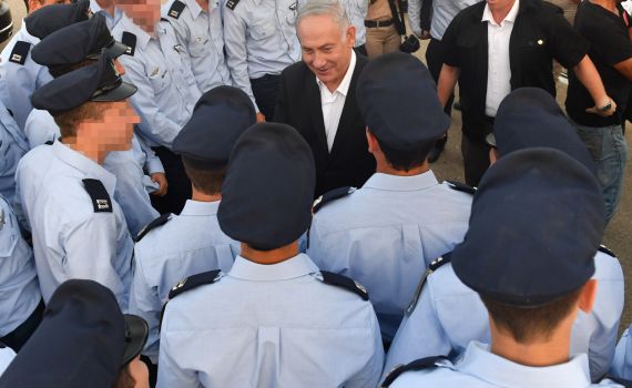 בפני הטייסים הדגיש נתניהו: "איראן האיום הגדול על קיומנו"