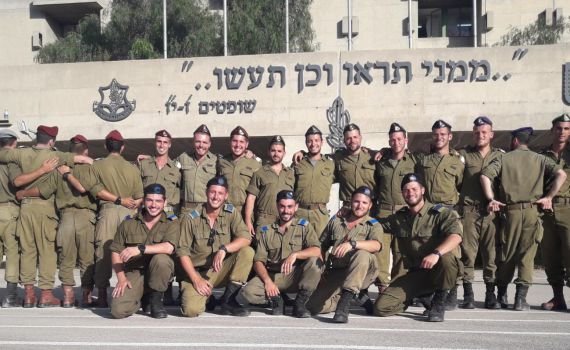 כבוד למגזר: בוגרי מכינת עלי שסיימו קורס קצינים