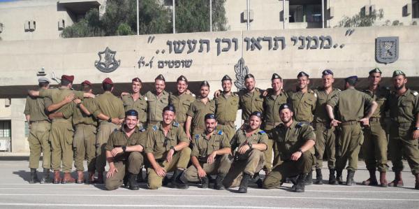 כבוד למגזר: בוגרי מכינת עלי שסיימו קורס קצינים