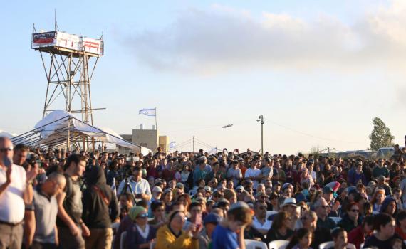 ערב הפינוי: אלפים בעצרת מחאה בנתיב האבות