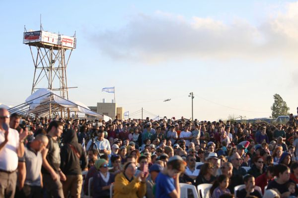 ערב הפינוי: אלפים בעצרת מחאה בנתיב האבות