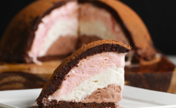 מומלץ בחום: כך תכינו עוגת גלידה מרהיבה לשבת