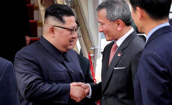 בדרך להיסטוריה: מנהיג צפון קוריאה נחת בסינגפור