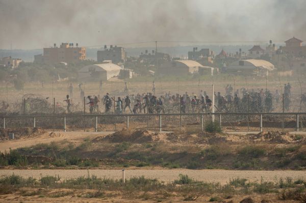 רימון ועפיפון תבערה; תיעוד מההפגנות האלימות בעזה