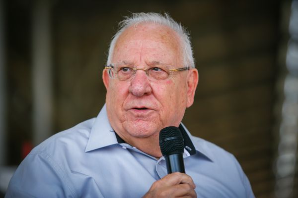 דיווח:ריבלין התקשר לברך את יו"ר הרשות הפלסטינית