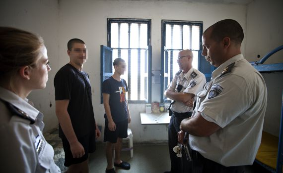 סוהרות בשב"ס הוטרדו מינית על ידי מחבלים