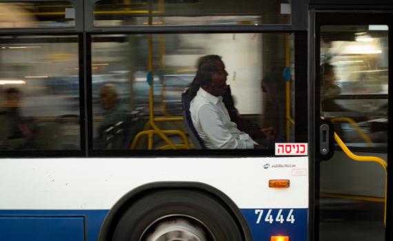 בעיר החרדית: נהג אוטובוס ביקש תשלום והותקף קשות