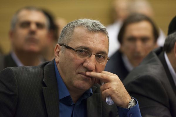 מבוכה בעבודה: המחליף של הרצוג אינו חבר מפלגה