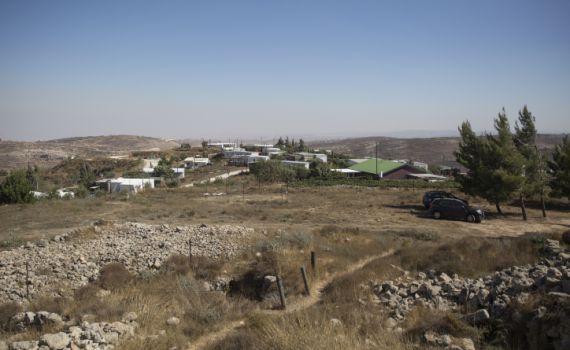 עם כל האהבה לארץ, אי אפשר שכל אחד יקים מאחז